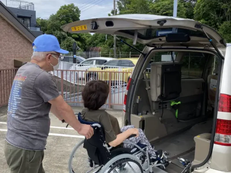 ノア車椅子での乗降介助6323